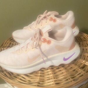 Nike Women's Peach and Lavender Sneakers